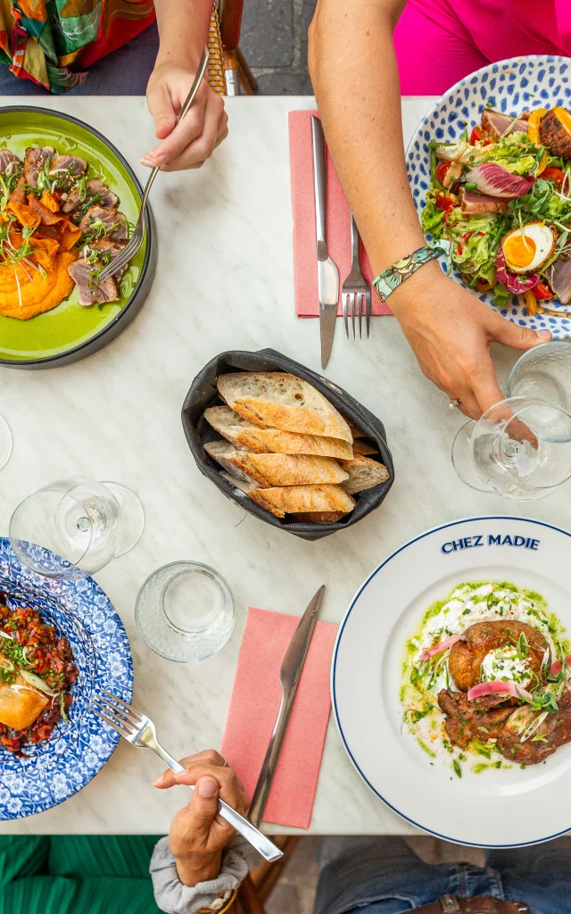 Restaurant Place Plumereau Ville De Tours